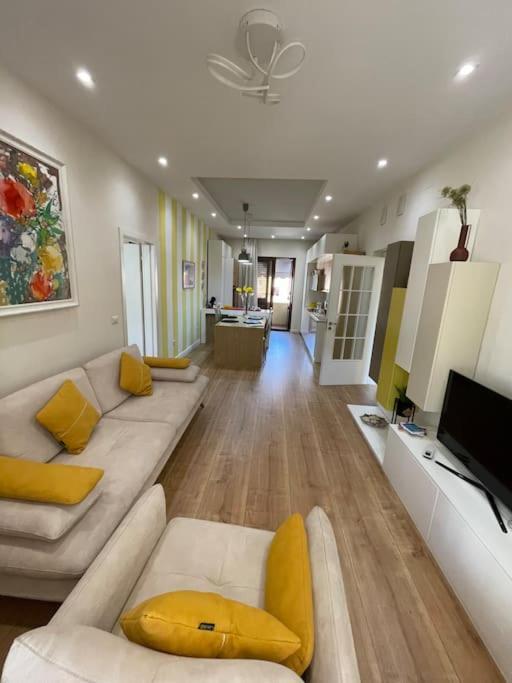 Sun Apartment In The Heart Of Tirana Exterior photo